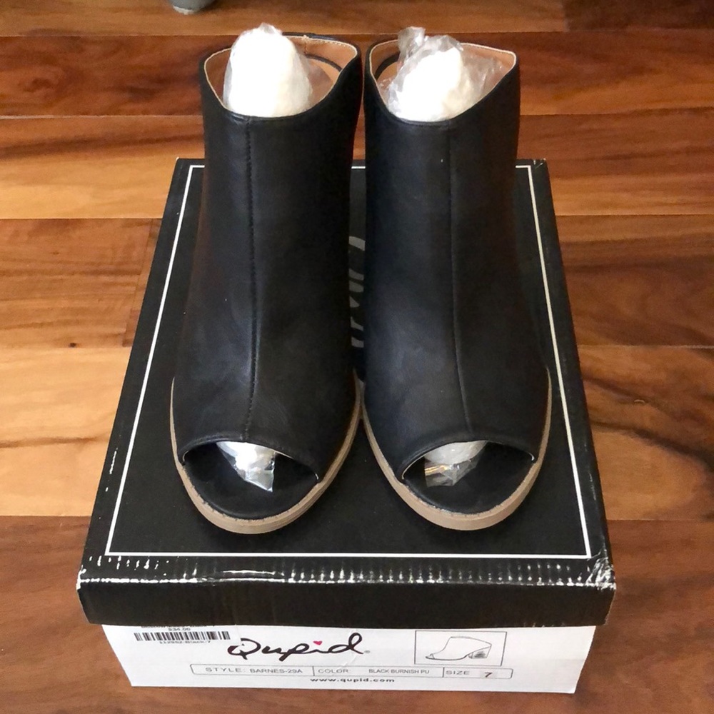 NWT Vestique Qupid Moscow mules size 7